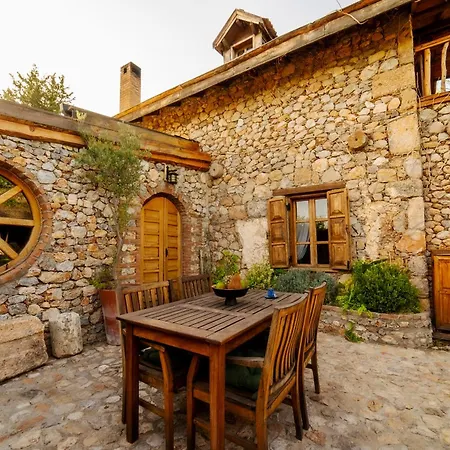 فيلة Levissi Otantic Stone In *