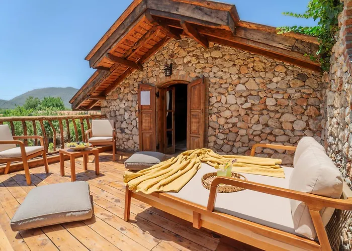 Vila Levissi Otantic Stone In