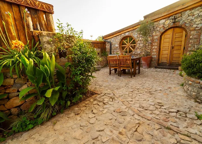 Vila Levissi Otantic Stone In