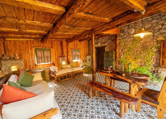 Vila Levissi Otantic Stone In