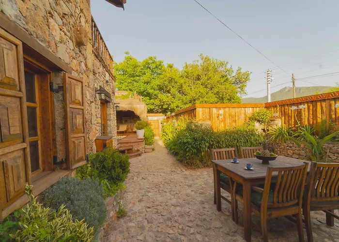 Vila Levissi Otantic Stone In